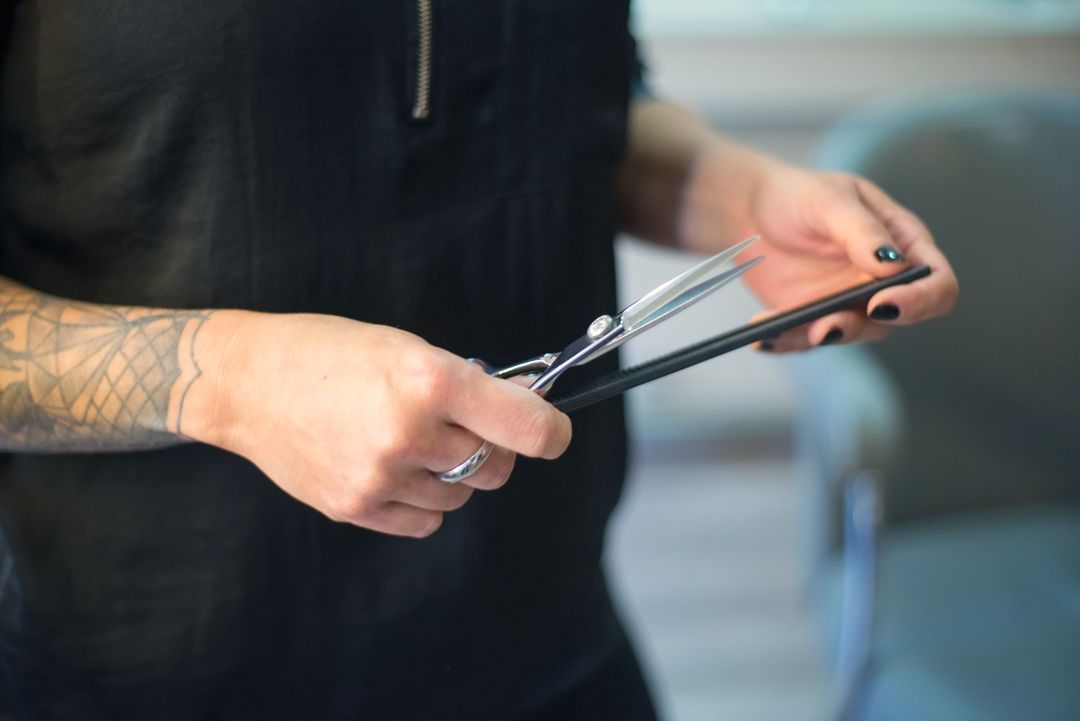 Mira Kammer: Inhaberin, Friseurmeisterin